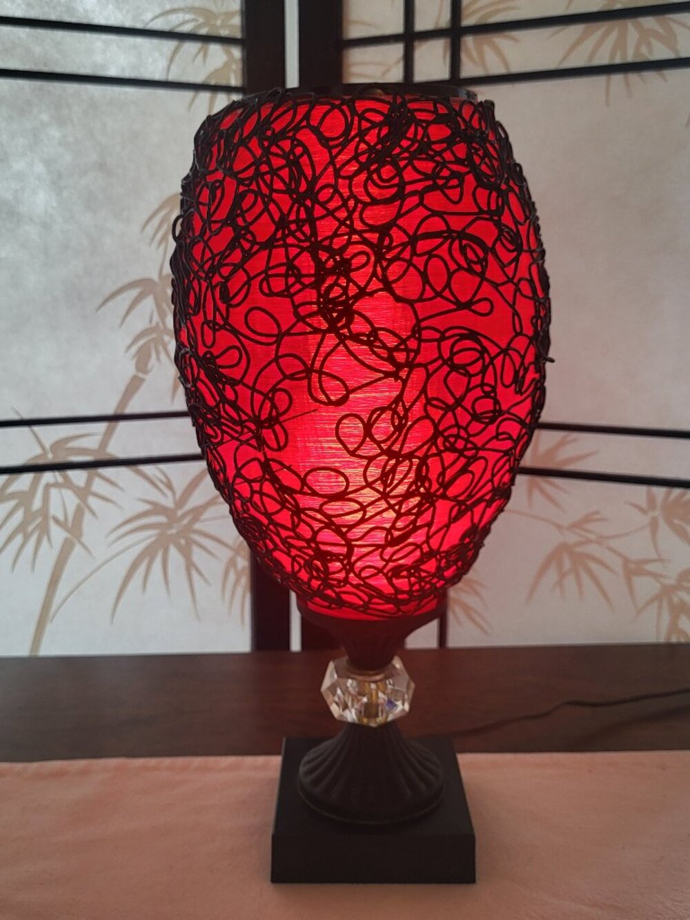 Vintage MCM Lucite Spaghetti Table Lamp Light Red & Black